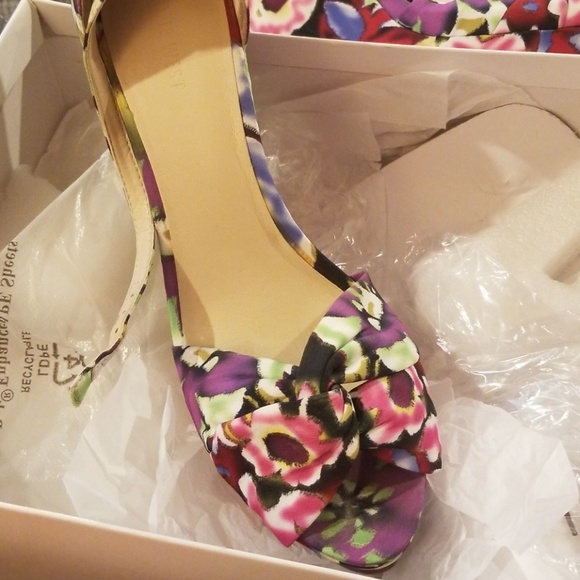 Platform shoes - Picture 3 of 3